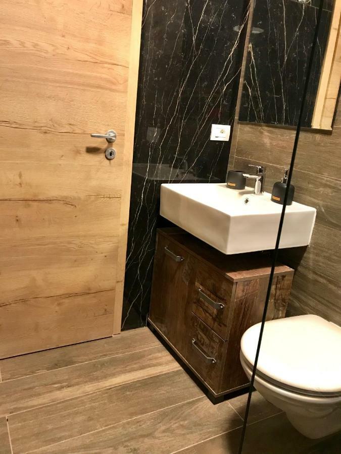 טימישוארה Wood Central Apartment מראה חיצוני תמונה